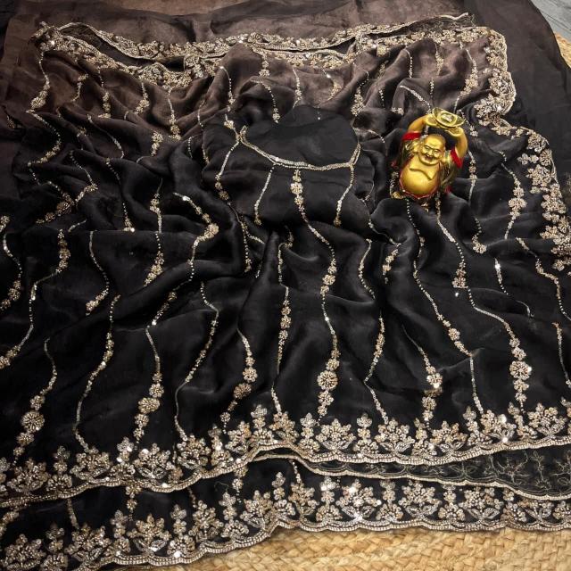 Mahotsav pavika saree dealers in surat